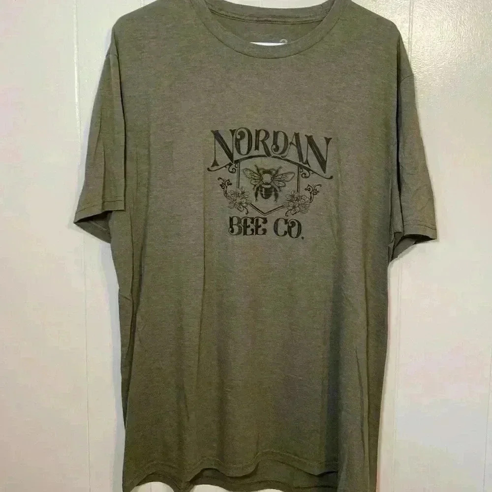 Nordan Bee Co. Green Graphic Short Sleeve Unisex T Shirt in Size Large.